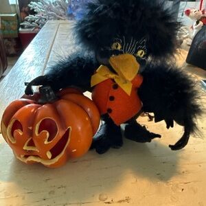 Annalee used Halloween Bird Plush with Pumpkin - Black and Orange